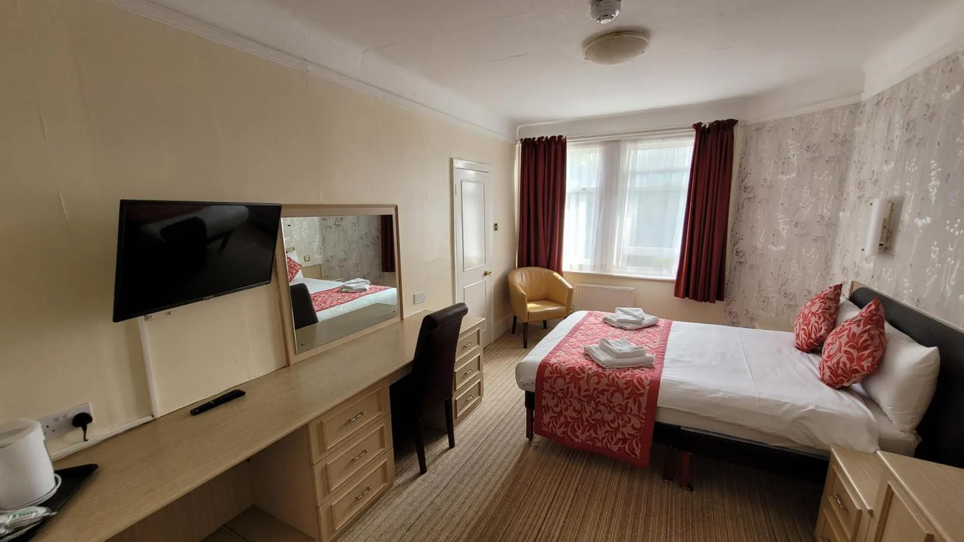 Heathlands Hotel Bournemouth 3*,