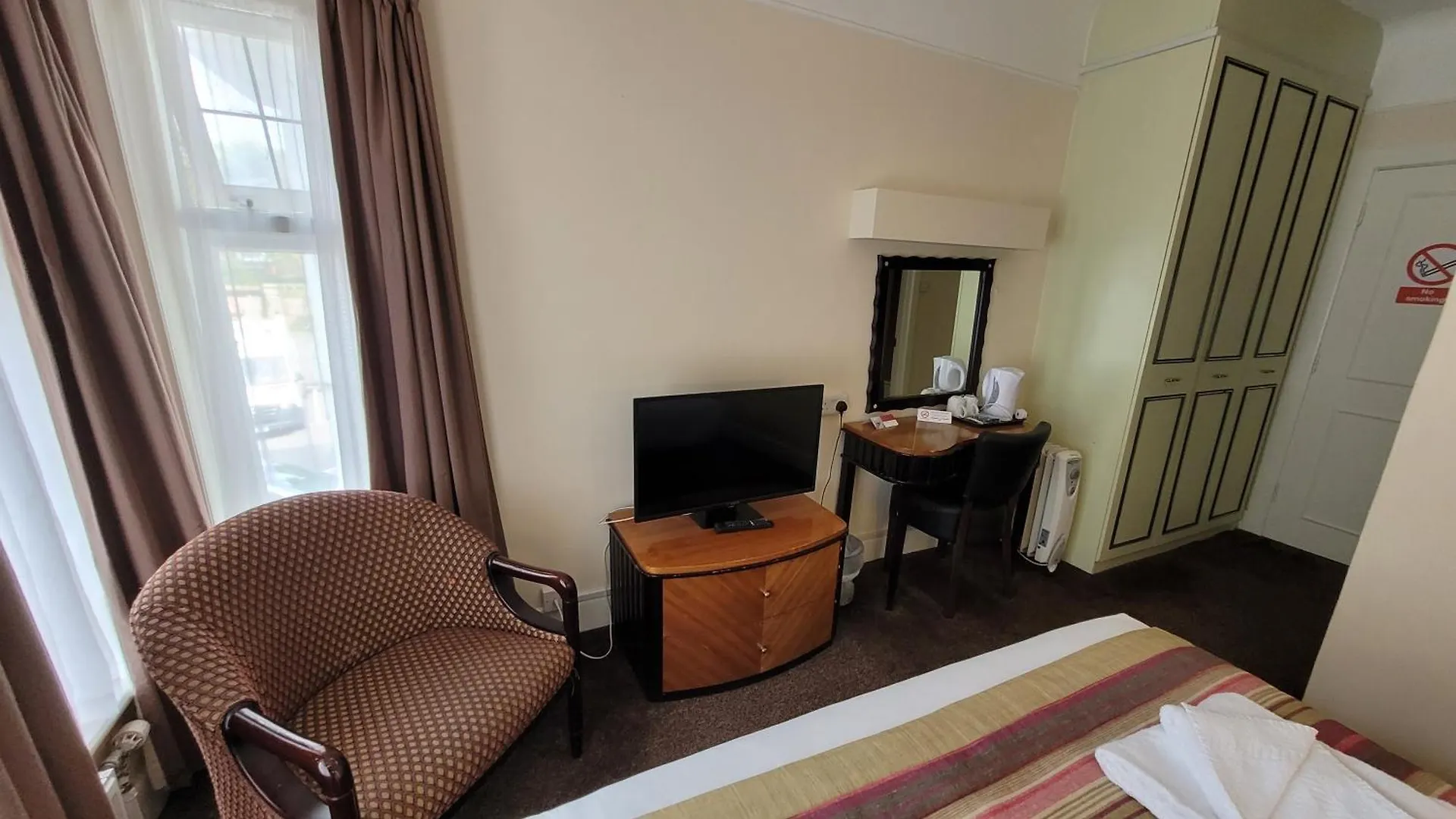 Heathlands Hotel Bornemouth 3*,
